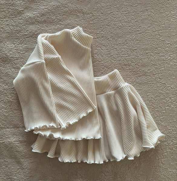 lettuce edge boxy sweater + twirl skirt